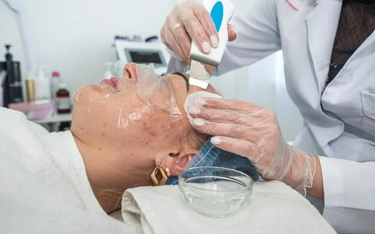 Microdermabrasion Side Effects: What to Expect