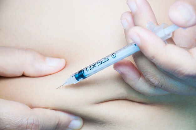Fat Dissolving Injections vs. Liposuction: Key Differences