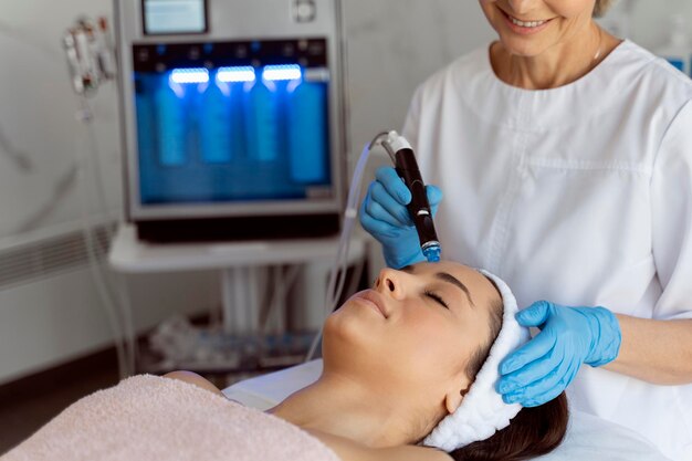 HydraFacial: The Perfect Solution for Glowing and Hydrated Skin
