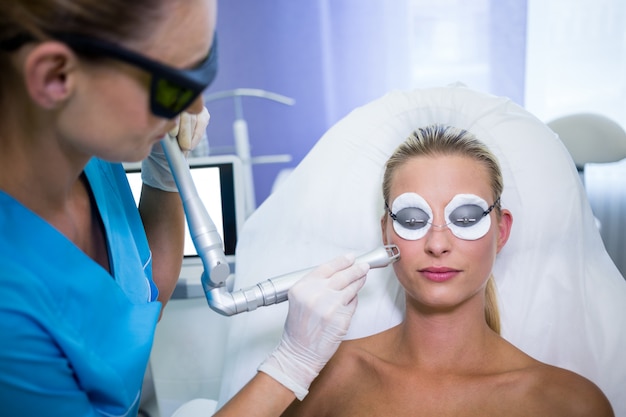 Benefits of Q-Switch Laser Treatment for Skin Rejuvenation