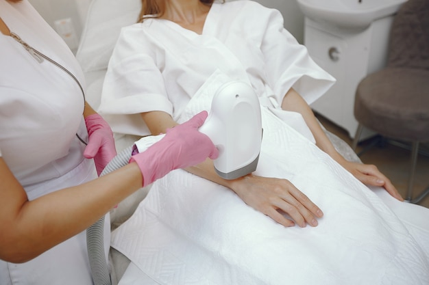 Is Laser Hair Removal Suitable for Dark Skin in Islamabad?
