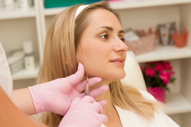 Thread Lift Treatment Explained: Benefits and Results