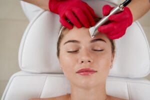 Microdermabrasion Facial Treatment: What to Expect & Benefits