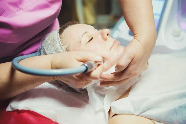 Microdermabrasion Treatment Side Effects: What to Expect