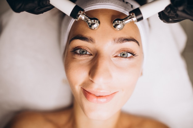 Microdermabrasion Facial Treatment: What to Expect & Benefits