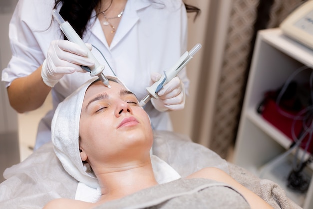 Microdermabrasion Facial Treatment: What to Expect & Benefits